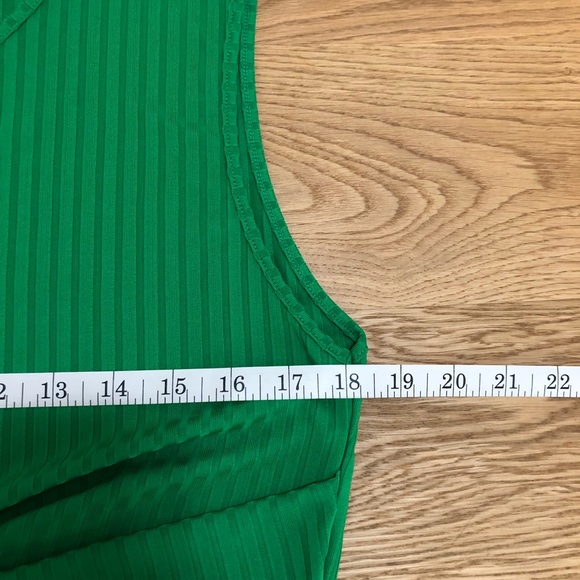 Zara Ribbed Green Cropped Top - Picture 10 of 11